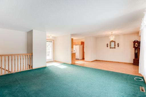 1981-Pine-Oak-Ln-005