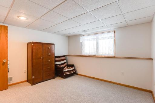 1981-Pine-Oak-Ln-030