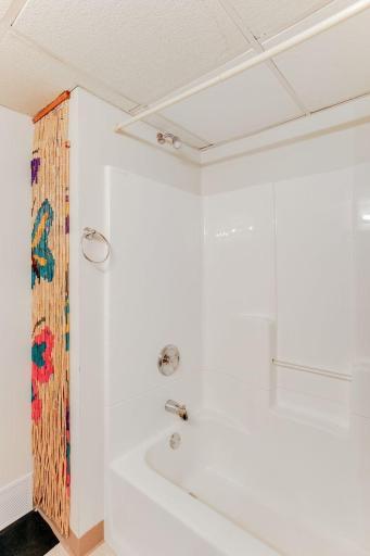 1981-Pine-Oak-Ln-033