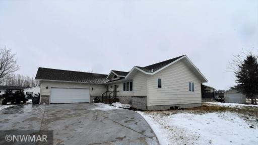 412 Maple Lane, Roseau, MN 56751