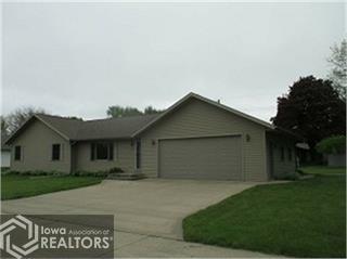 8 Hobart Place, Grinnell, IA 50112