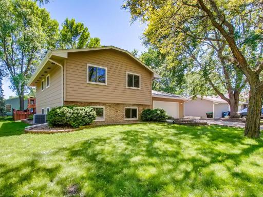 9665 99th Place N, Maple Grove, MN 55369