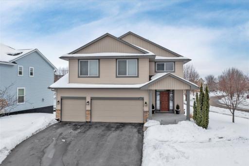 11285 Ivywood Trail, Woodbury, MN 55129