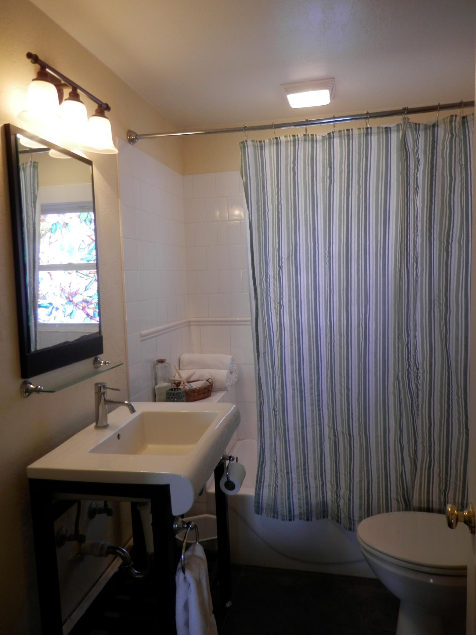 Brophy Lake Resort Owner's bath