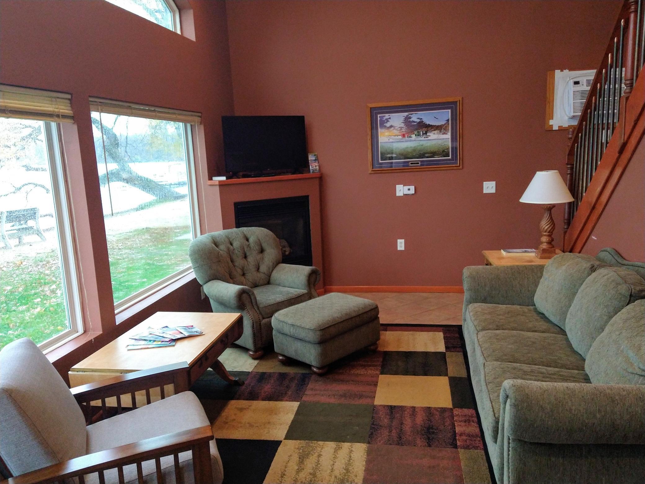 Brophy Lake Resort Lakeside great room