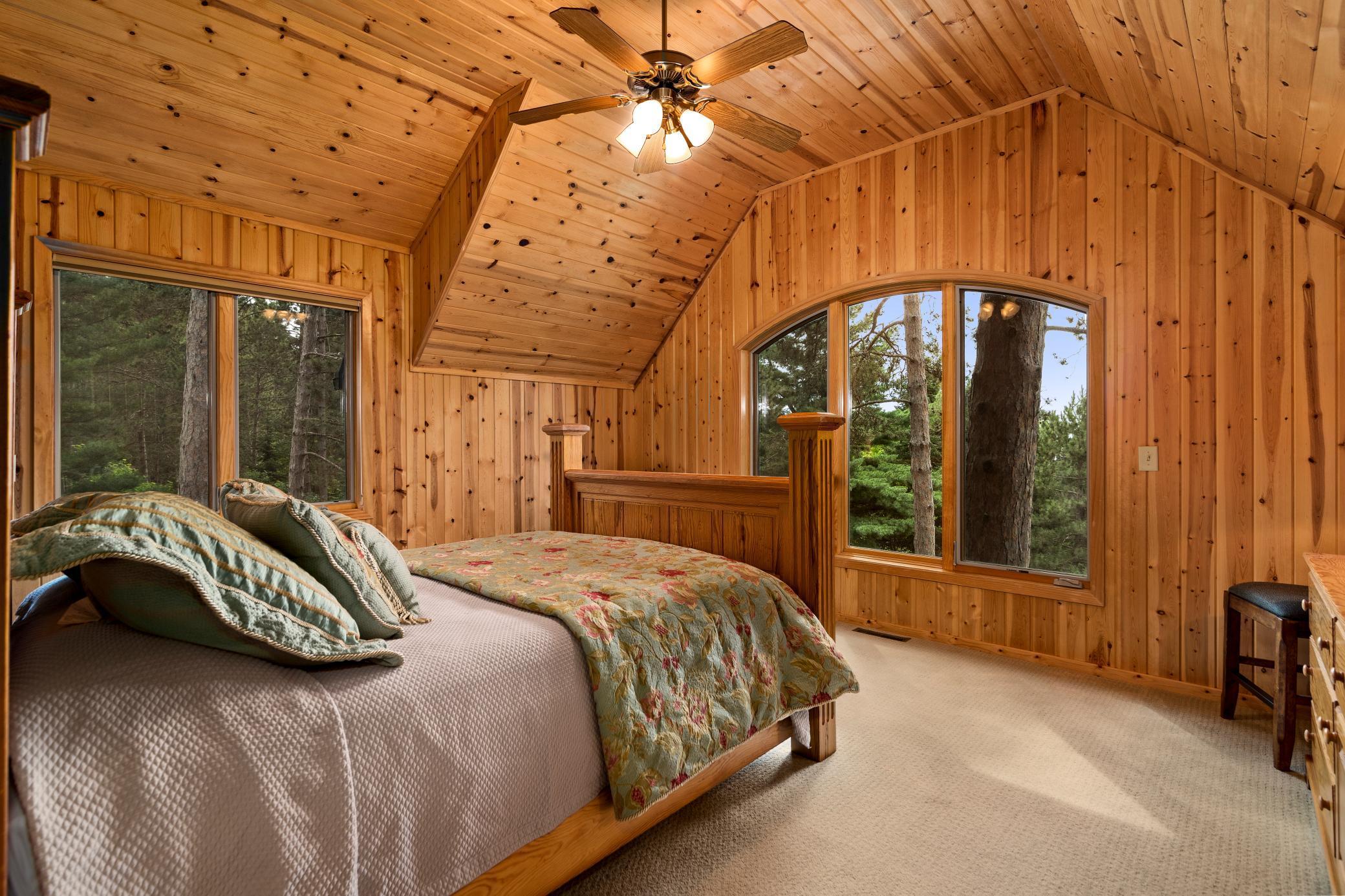 Cabin 15 - Guest Suite 1.jpg