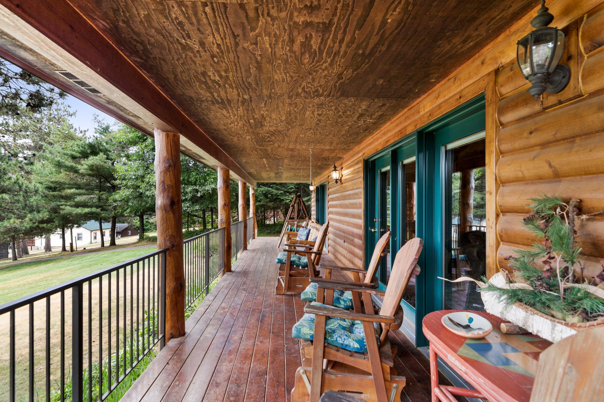 Cabin 15 - Front Porch.jpg