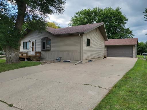 652 2nd Avenue, Brewster, MN 56119