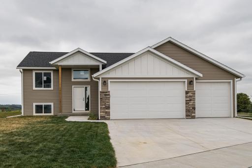 6438 Sunset Hill Place NW, Rochester, MN 55901
