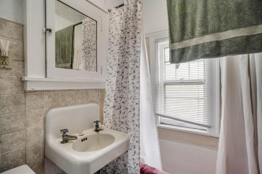3227 E 25th Street, Minneapolis, MN 55406