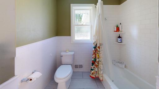 3622-Steele-St-Bathroom.jpg