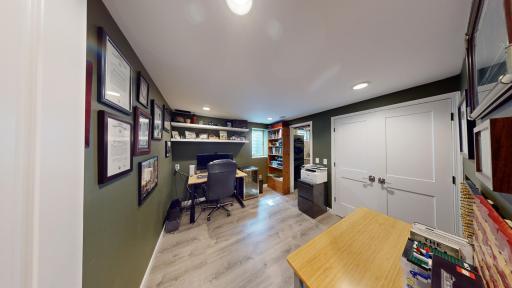 4th bedroom:office.jpg