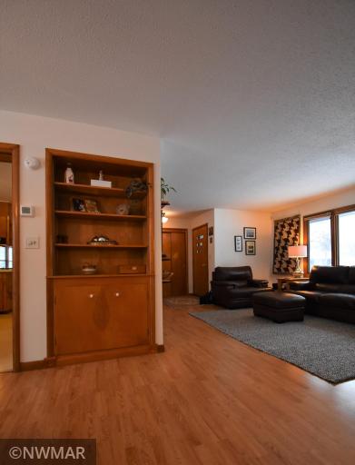 708 Mackenzie Street NE, Warroad, MN 56763
