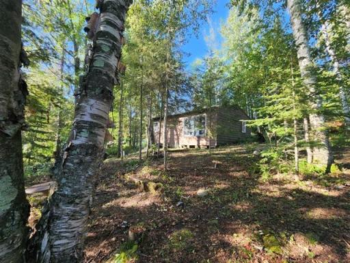 02 Cabin facing the lake (not habitable) (2).jpg