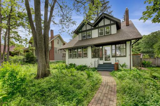 171 Lexington Parkway S, Saint Paul, MN 55105