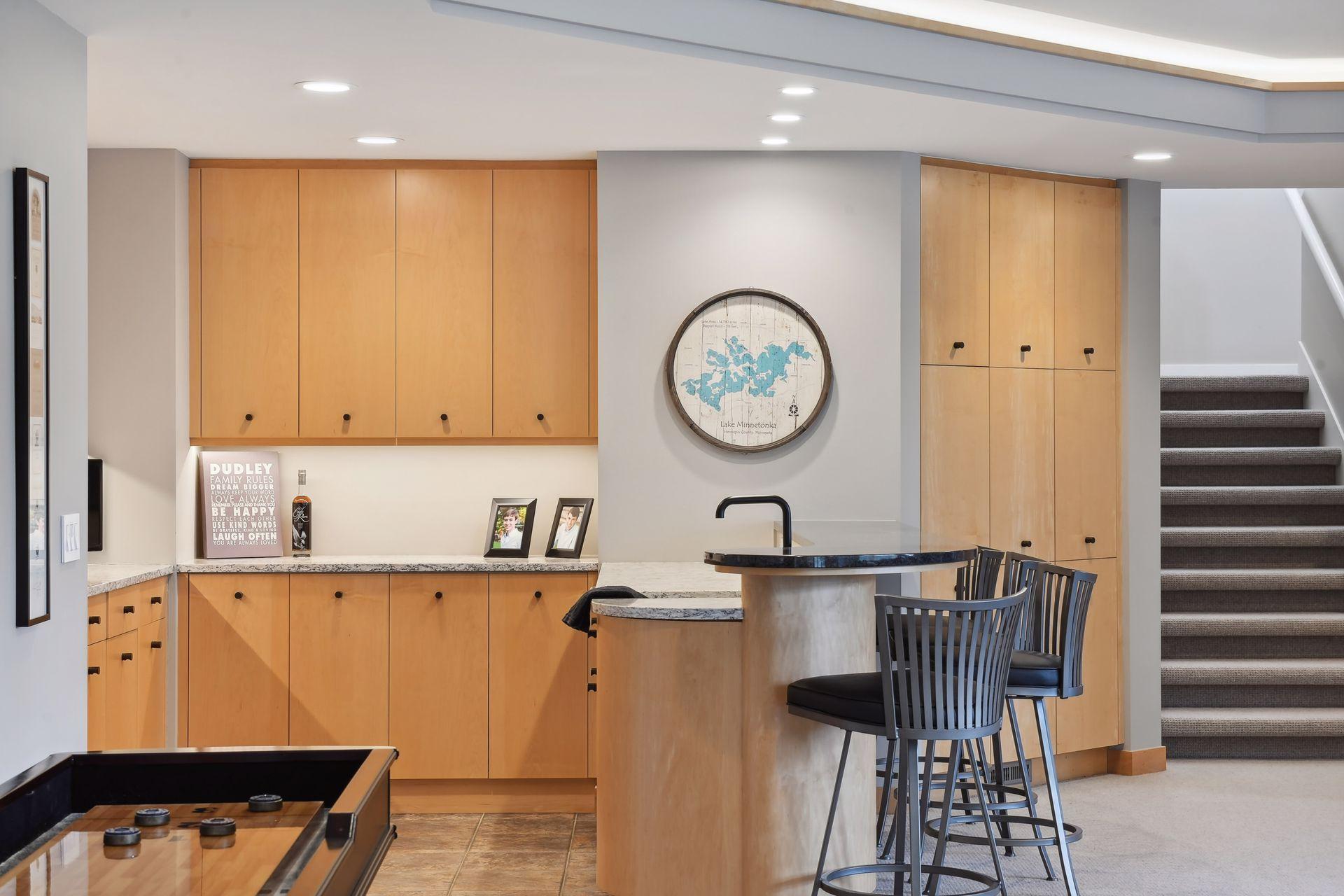This wet bar area is the perfect place for gathering.