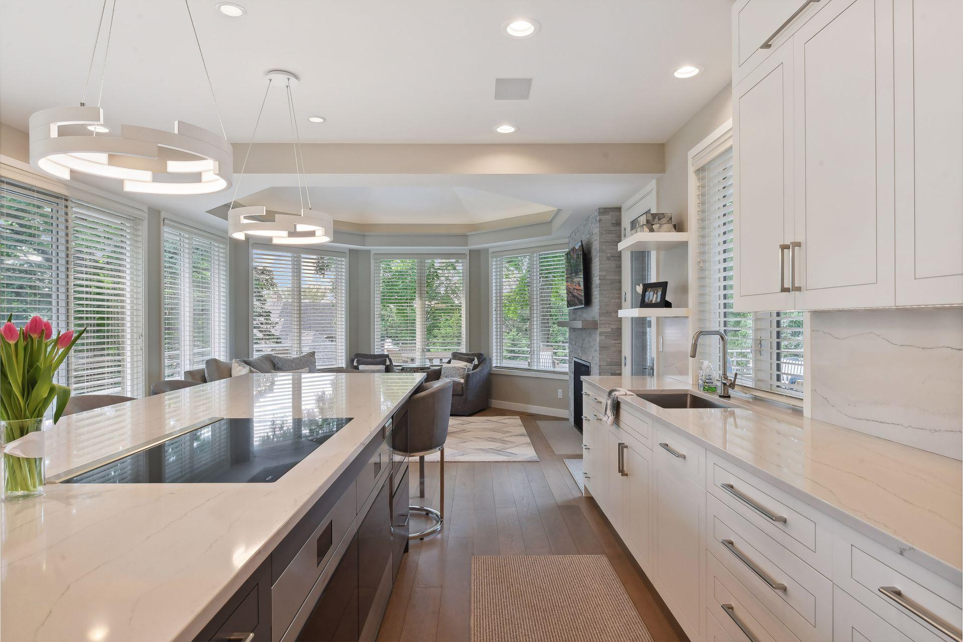 Beautiful hardwood floors throughout the main level living area provided an efforless flow.