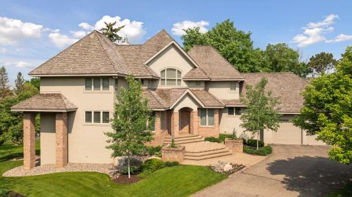 Prime location in the heart of Minnetonka Beach!