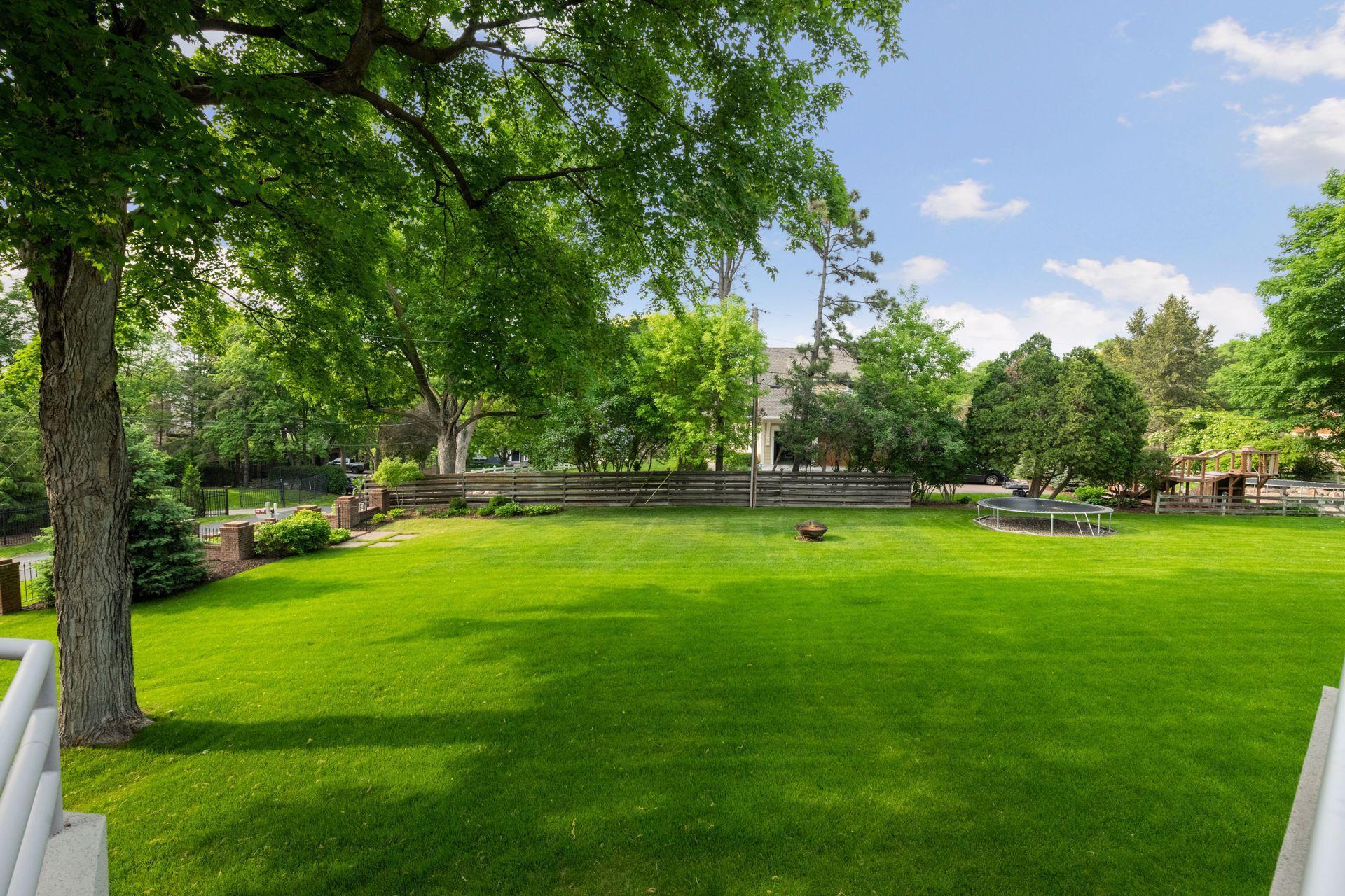 Fabulous yard and space for all your yard games and fun!