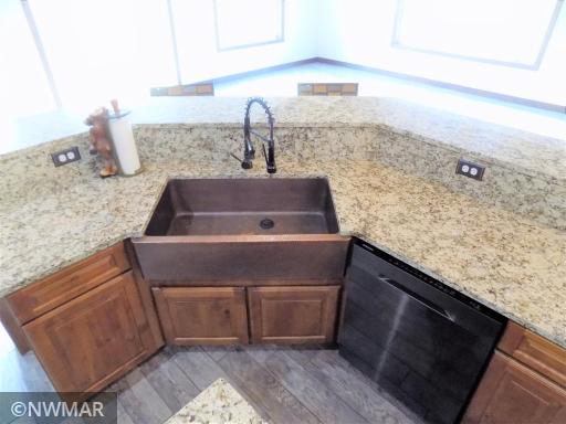 785 11th Street SW, Baudette, MN 56623