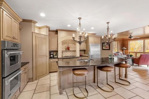 6613 Mohawk Trail, Edina, MN 55439