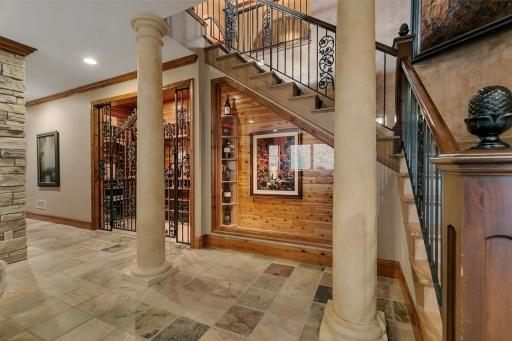6613 Mohawk Trail, Edina, MN 55439