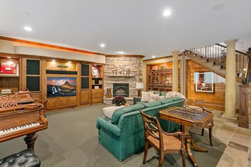 6613 Mohawk Trail, Edina, MN 55439