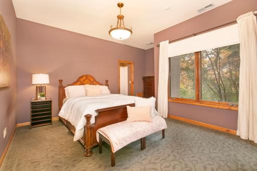 6613 Mohawk Trail, Edina, MN 55439