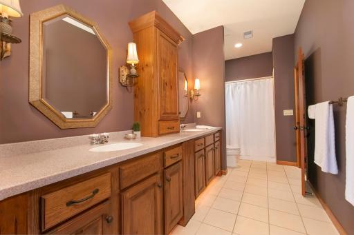 6613 Mohawk Trail, Edina, MN 55439