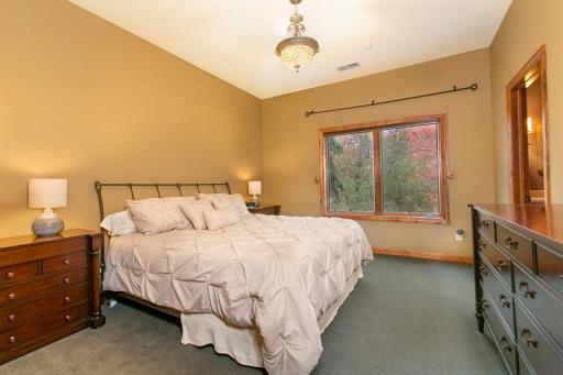 6613 Mohawk Trail, Edina, MN 55439