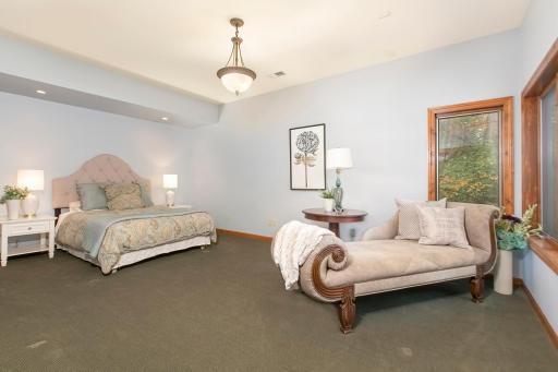 6613 Mohawk Trail, Edina, MN 55439