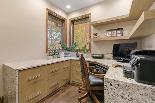 6613 Mohawk Trail, Edina, MN 55439
