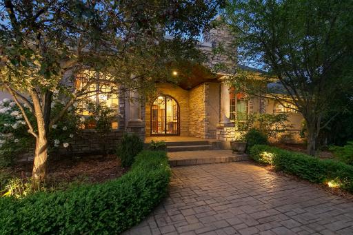 6613 Mohawk Trail, Edina, MN 55439