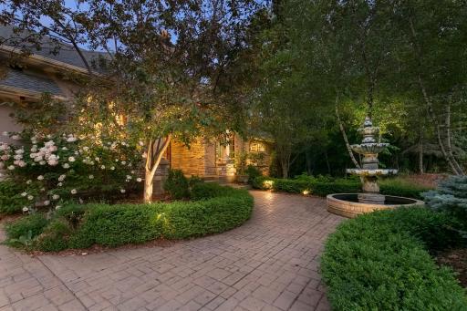 6613 Mohawk Trail, Edina, MN 55439