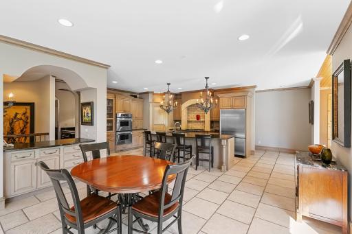 6613 Mohawk Trail, Edina, MN 55439