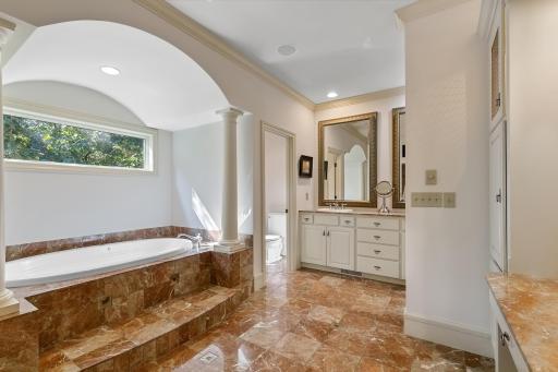 6613 Mohawk Trail, Edina, MN 55439