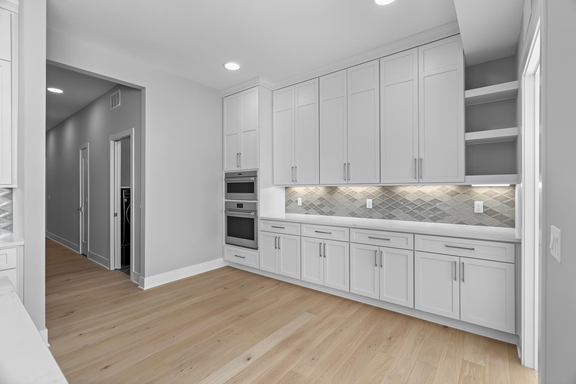 1 Hill Farm Road #306, North Oaks, MN