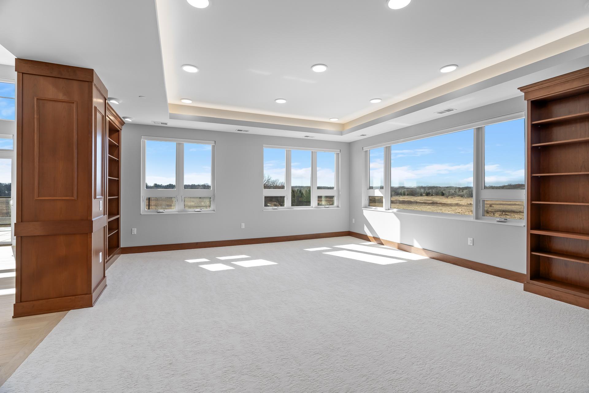 1 Hill Farm Road #306, North Oaks, MN