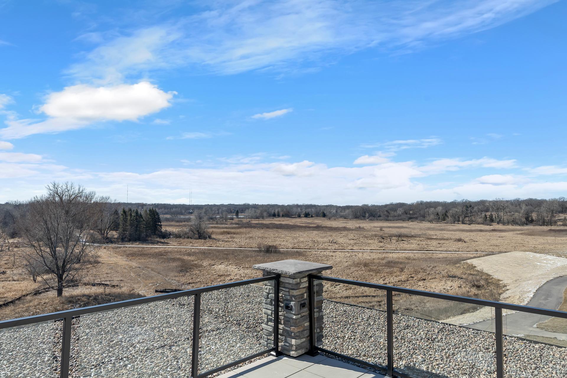 1 Hill Farm Road #306, North Oaks, MN