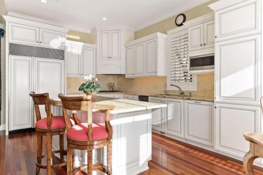 715 Rice Street E, Wayzata, MN 55391