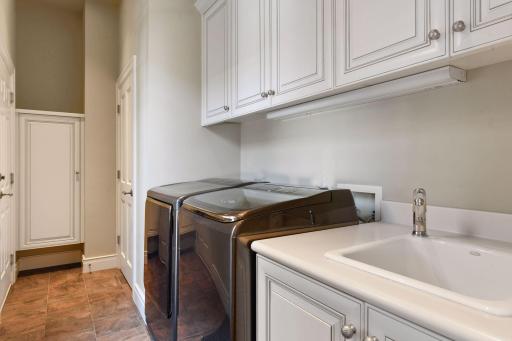 715 Rice Street E, Wayzata, MN 55391