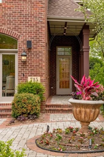 715 Rice Street E, Wayzata, MN 55391