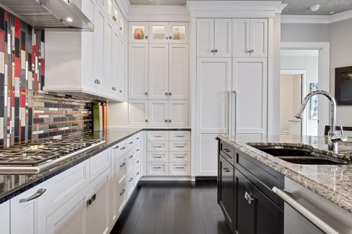 3209 Galleria, Edina, MN 55435