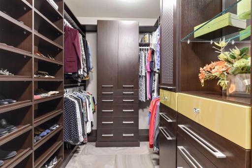 3209 Galleria, Edina, MN 55435