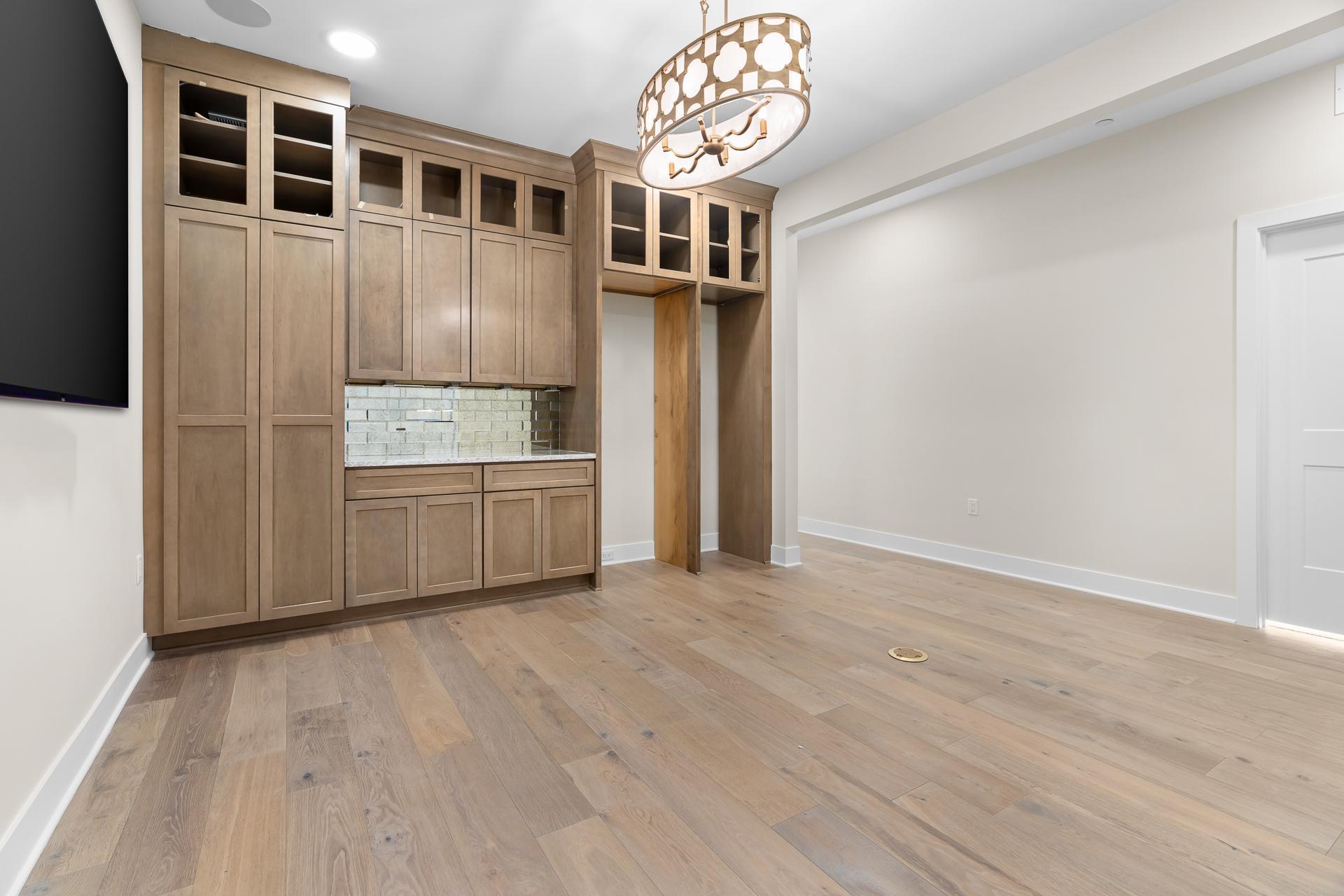 1 Hill Farm Road #100, North Oaks, MN