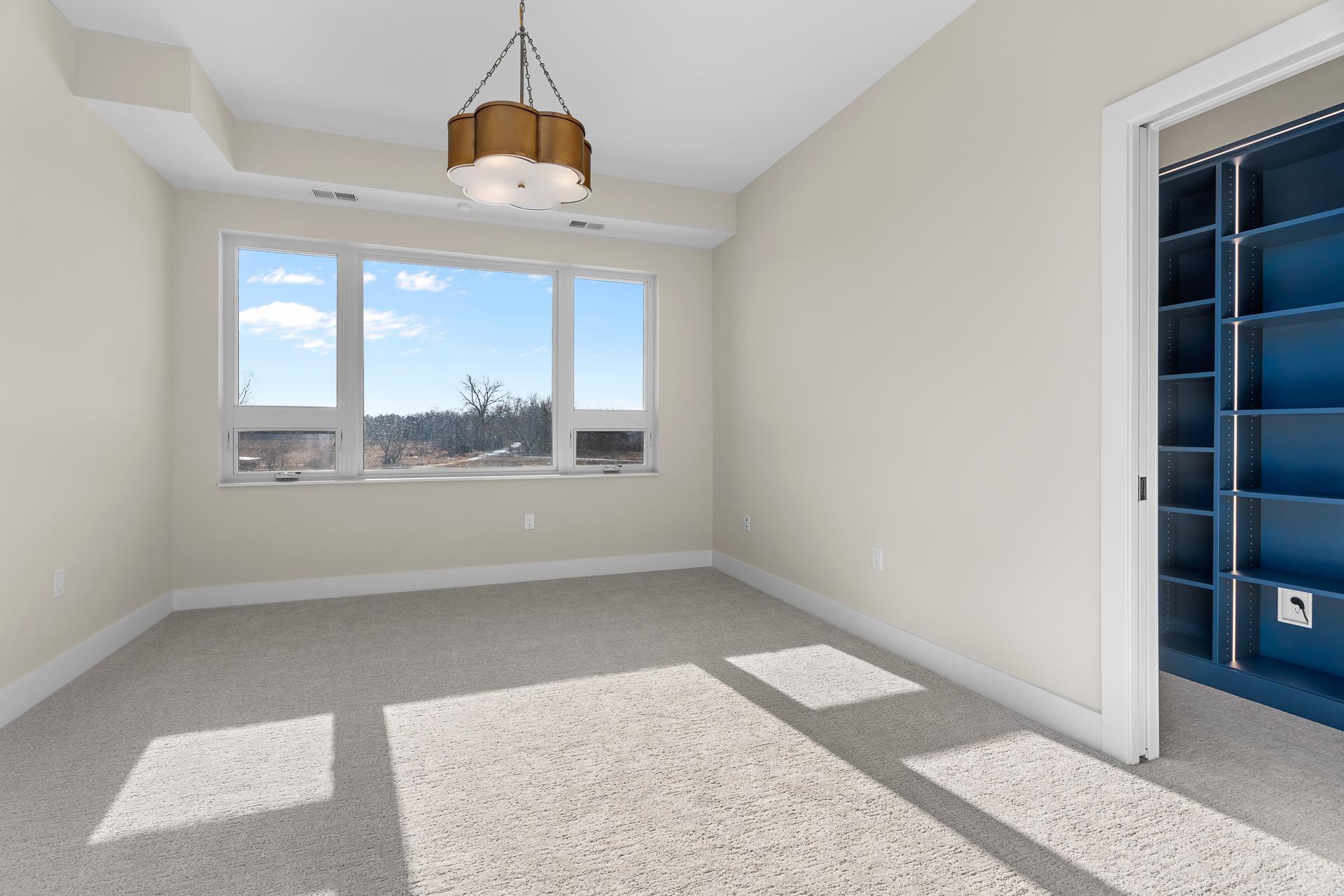 1 Hill Farm Road #100, North Oaks, MN