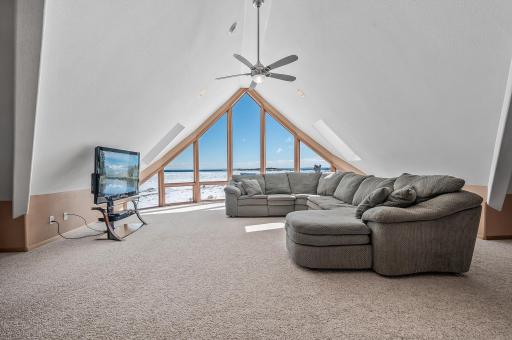 212 Skiff Landing Road, Knife River, MN 55609