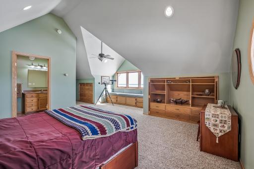 212 Skiff Landing Road, Knife River, MN 55609
