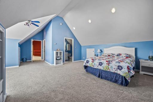 212 Skiff Landing Road, Knife River, MN 55609