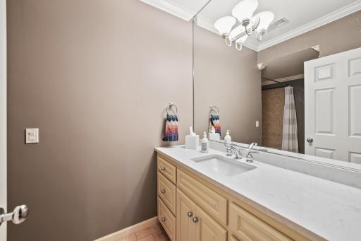 18370 Nicklaus Way, Eden Prairie, MN 55347
